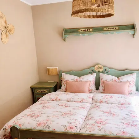 Fruehstueckspension Waldeck Bed & Breakfast